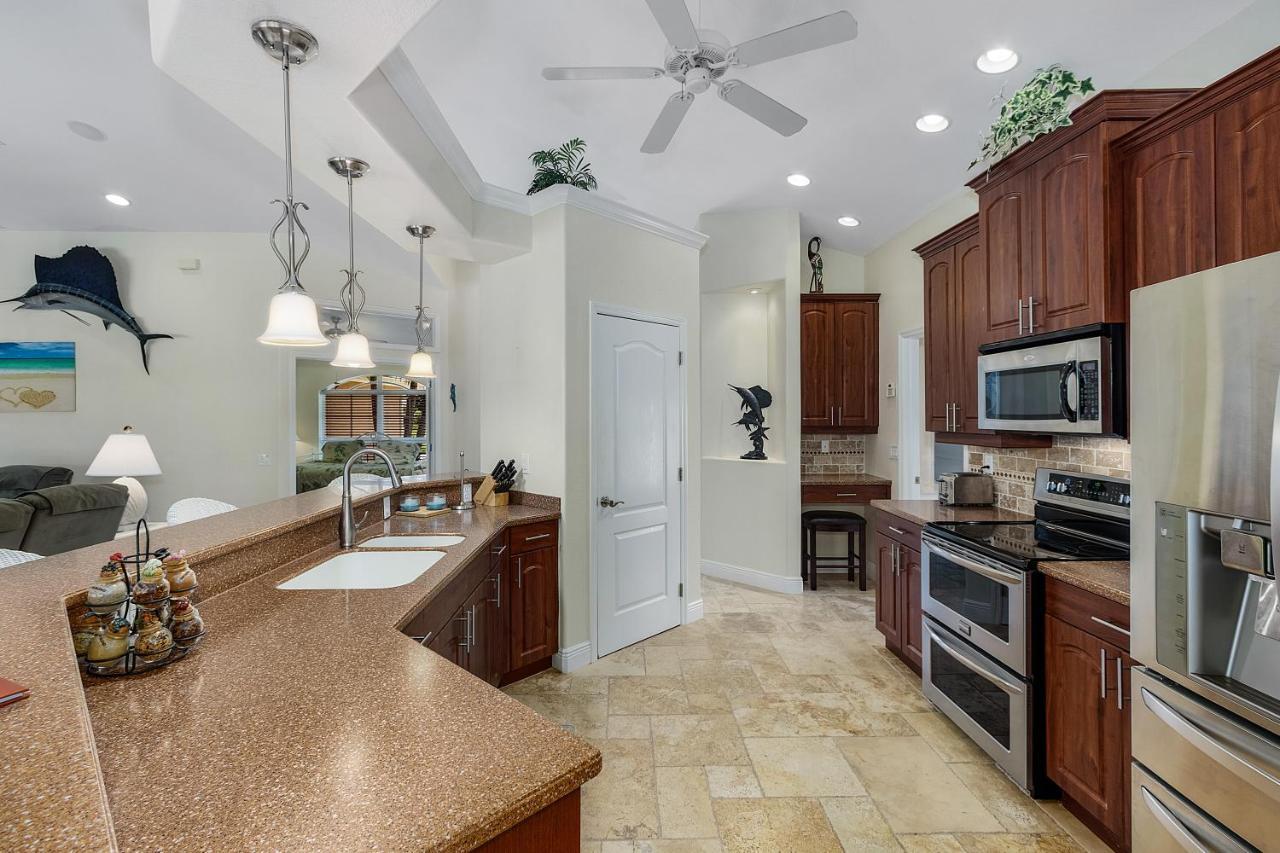 Luxury Home, Hot Tub, Heated Pool, Tiki Bar - Villa Spain Cape Coral Extérieur photo